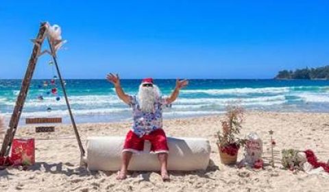 Christmas Santa photos Narrawallee Beach