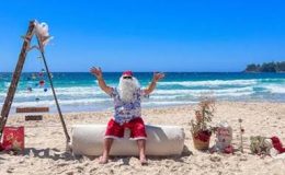 Christmas Santa photos Narrawallee Beach